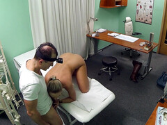 Kont, Blond, Pijpbeurt, Gevangen, Vingeren, Handbeurt, Verpleegster, Kantoor