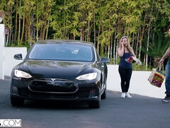 18 jahre, Grosse titten, Blasen, Erotisch, Behaart, Hardcore, Reiten, Flotter dreier