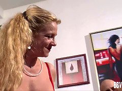 Geile alte tussi, Kehlenfick, Handjob, Masturbation, Reif, Milf, Schreiend, Flotter dreier