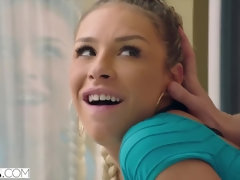 Rubia, Mamada, Garganta profunda, Corridas faciales, Estrella porno, Coño, Montar, Nalgadas