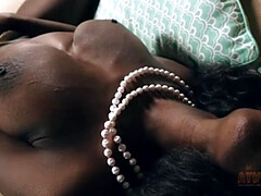 Grote kont, Grote mammen, Brits, Zwart, Vingeren, Hd, Geschoren, Tatoeage