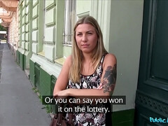 Amateur, Blonde, Sucer une bite, Mignonne, Argent, De plein air, Pov, Public