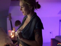 Grosse titten, Blondine, Vollbusig, Handjob, Reif, Natürlichen titten, Solo, Titten