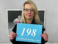 Leie, Grosser arsch, Grosser schwanz, Blondine, Blasen, Hundestellung, Natürlichen titten, Höschen