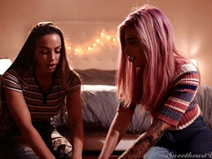 Stellung 69, Arsch, Braunhaarige, Vollbusig, Hardcore, Lesbisch, Piercing, Tätowierung