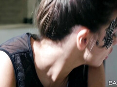 Plantureuse, En levrette, Érotique, Branlette thaïlandaise, Hard, Léchez, Seins naturels, Chatte