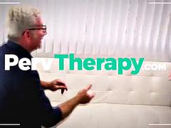 Sucer une bite, Brunette brune, Éjaculation interne, Partouze, Groupe, Branlette thaïlandaise, Hard, Orgie