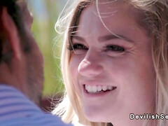 Blond, Bedriegen, Hondjeshouding, Erotisch, Hd, Moeder die ik wil neuken, Buiten, Klein