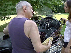 Mamada, Corridas, Corridas faciales, Abuelo, Orgasmo, Coño, Adolescente