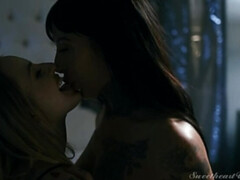 Zwart, Spijkerbroeken, Lesbisch, Likken, Natuurlijke tieten, Doordringend, Tieten likken, Bekijker