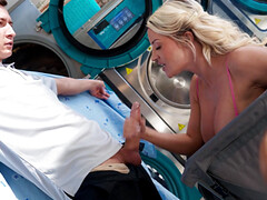 Cul, Sucer une bite, En levrette, Faciale, Hd, Mouillée