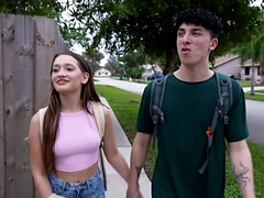 Tussi, Grosser schwanz, Hochschule, Kehlenfick, Schwanz, Hd, Pov, Titten