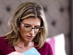 Grote mammen, Blond, Gezichtzitten, Vingeren, Moeder die ik wil neuken, Orgasme, Tiener, Tieten likken