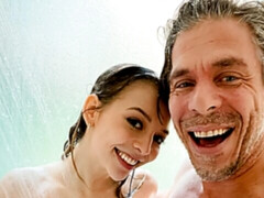 Grosse bite, En levrette, Seins naturels, Petite femme, Cheveux courts, Maigrichonne, Adolescente, Nénés