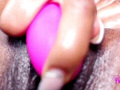 Gros seins, Noir ébène, Masturbation, Mature, Mère que j'aimerais baiser, Mamelons, Orgasme, Chatte