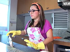 Nana, Grosse bite, Sucer une bite, Brunette brune, Hard, Domestique, Réalité