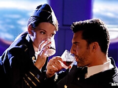 Grosser arsch, Grosse titten, Fingern, Lesbisch, Lecken, Masturbation, Rasiert, Entkleiden