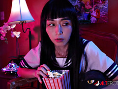 Leie, In den arsch, Braunhaarige, Dildo, Socken, Tätowierung, Tanga, Uniform