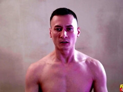 Schwarz, Blasen, Braunhaarige, Schwarz, Milf, Mutti, Kurzes haar