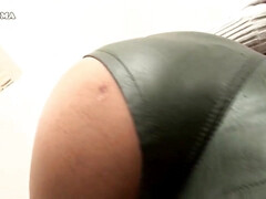 Gros cul, Gros seins, Sucer une bite, Exhib, Masturbation, Culottes ou slips, Pigtail, Solo