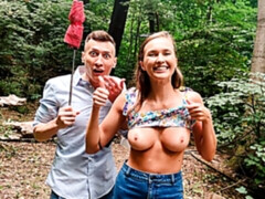 Gros cul, Grosse bite, Gros seins, Sucer une bite, Brunette brune, En levrette, Maigrichonne, Adolescente