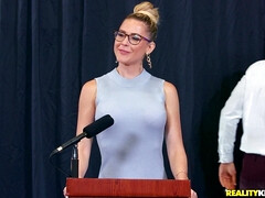 Grosser schwanz, Hochschule, Hundestellung, Küssen, Büro, Muschi, Titten, Nass