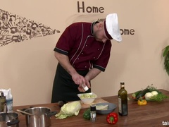 Минет, Брюнетки, В одежде, Семяизвержение, Еда, Секс без цензуры, Кожа, Влажная