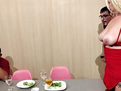 In den arsch, Geile alte tussi, Gehörnter ehemann, Schwanz, Hardcore, Hd, Interrassisch, Ehefrau