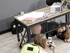 Rubia, Besar, Lamidas, Tetas naturales, Coño, Estriptis, Tatuaje, Adolescente