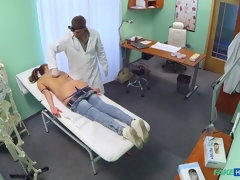 Любители, Минет, Доктор, Массаж, Медсестра, В офисе, Масло, Подглядывание