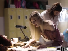 Blonde, Lesbienne, Léchez, Massage, Seins naturels, Petite femme, Actrice du porno, Chatte