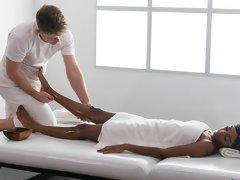 Arsch, Handjob, Interrassisch, Massage, Nackt, Rasiert, Dürr, Titten