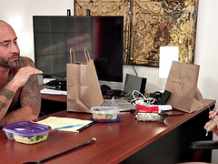 Anal, Sucer une bite, Homosexuelle, Poilue, Branlette thaïlandaise, Muscle, Bureau, Tatouage