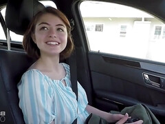 Amateur, Sucer une bite, Tir de sperme, En levrette, Branlette thaïlandaise, Nue à poil, Pov, Adolescente