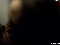 Sucer une bite, Brunette brune, Tir de sperme, Faciale, Hard, Mère que j'aimerais baiser, Avaler, Plan cul à trois