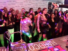 Enthousiasteling, Blond, Pijpbeurt, Classisch, Diep in de keel, Groep, Tepels, Orgasme