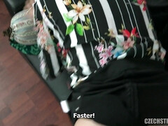 Enthousiasteling, Grote mammen, Blond, Bedriegen, Brillen, Handbeurt, Moeder die ik wil neuken, Ruw