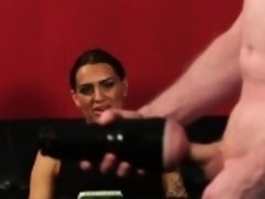 Homme nu et filles habillées, Femme dominatrice, Fétiche, Hd, Jouets