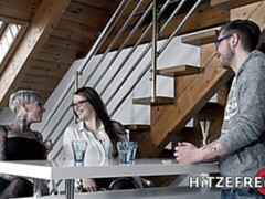 Blondine, Fingern, Küssen, Lecken, Masturbation, Milf, Muschi, Tätowierung