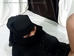 Muslim Girl Perfect Footjob - Desi Teen in Hijab Gives Amazing Foot Fetish Fun