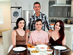 Slaapkamer, Grote lul, Pijpbeurt, Bruinharig, Hondjeshouding, Natuurlijke tieten, Mager, Tiener