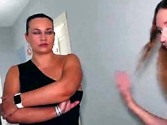 Sucer une bite, Éjaculer dans la bouche, Groupe, Lesbienne, Maman, Seins naturels, Chatte, Pute