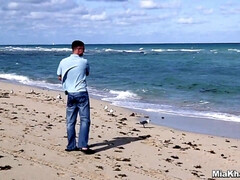 Gros seins, Brunette brune, Plantureuse, Tir de sperme, Branlette thaïlandaise, Seins naturels, Actrice du porno, Adolescente