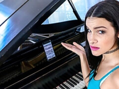 Amateur, Grosse bite, Gros seins, Sucer une bite, Brunette brune, En levrette, Seins naturels, Rasée