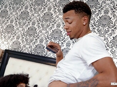 Grosse bite, Noire, Sucer une bite, Brunette brune, Noir ébène, Lunettes