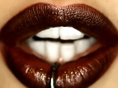 Grosse bite, Gros seins, Sucer une bite, Brunette brune, Mère que j'aimerais baiser, Bureau, Secrétaire, Sous la jupe