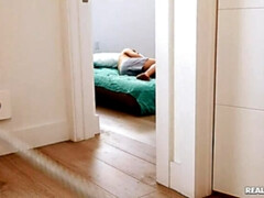 Schlafzimmer, Blasen, Hundestellung, Masturbation, Natürlichen titten, Rasiert, Titten, Spanner