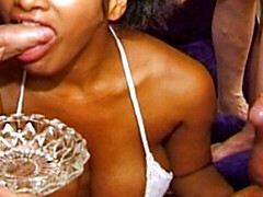 Amateur, Sucer une bite, Britannique, Tir de sperme, Noir ébène, Partouze, Fumer, Nénés