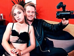 Blondine, Blasen, Hundestellung, Lingerie, Höschen, Rasiert, Entkleiden, Titten