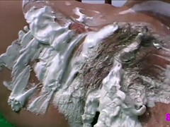 Alemán, Masturbación, Tetas, Bajo la falda